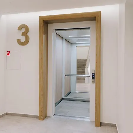 아파트 Dream - Stylish With French Balcony *